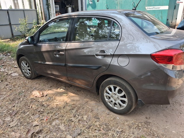 Second-hand 2013 Honda Amaze VX Petrol for sale in Kollam-3
