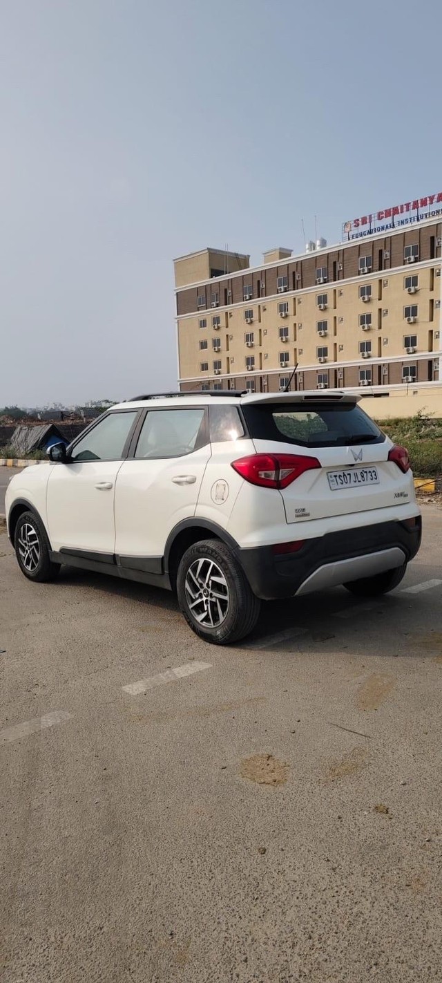 Second-hand 2022 Mahindra XUV300 W8 Diesel Sunroof BSVI for sale in Hyderabad-8