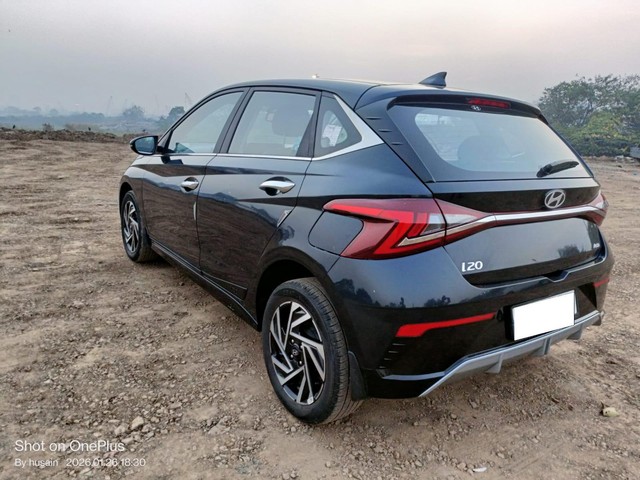 Second-hand 2024 Hyundai i20 Asta for sale in Mumbai-1