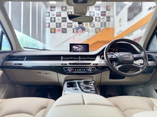Second-hand 2018 Audi Q7 45 TDI Quattro Technology for sale in Noida-18