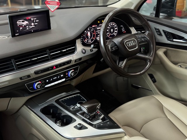 Second-hand 2018 Audi Q7 45 TDI Quattro Technology for sale in Noida-20
