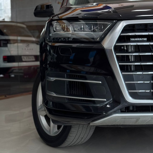 Second-hand 2018 Audi Q7 45 TDI Quattro Technology for sale in Noida-5