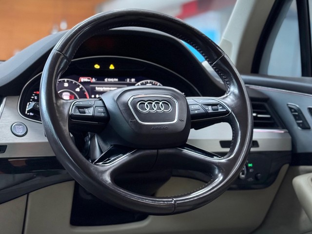 Second-hand 2018 Audi Q7 45 TDI Quattro Technology for sale in Noida-19