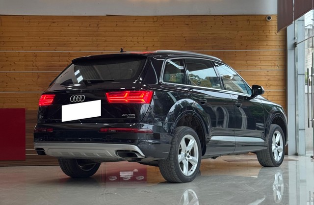 Second-hand 2018 Audi Q7 45 TDI Quattro Technology for sale in Noida-16
