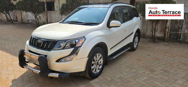Second-hand 2017 Mahindra XUV500 W6 2WD for sale in Bhubaneswar-6