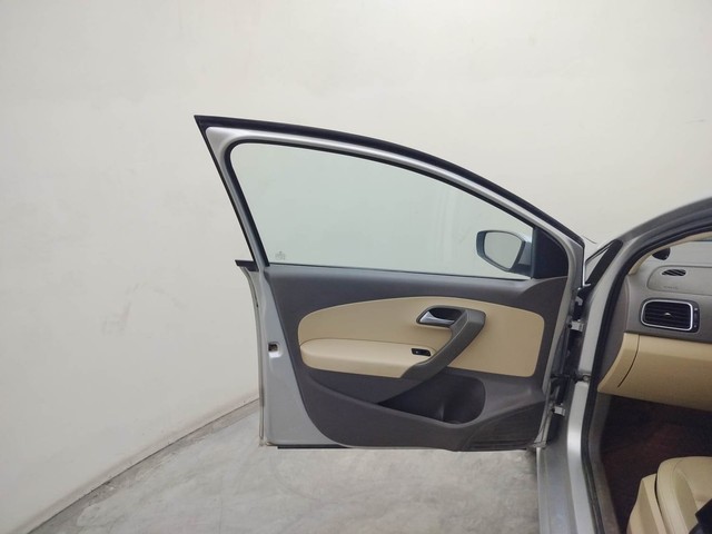 Second-hand 2016 Volkswagen Vento 1.5 Highline Plus AT 16 Alloy for sale in Coimbatore-26