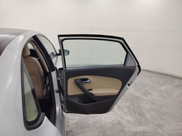 Second-hand 2016 Volkswagen Vento 1.5 Highline Plus AT 16 Alloy for sale in Coimbatore-32