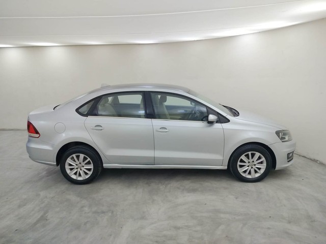 Second-hand 2016 Volkswagen Vento 1.5 Highline Plus AT 16 Alloy for sale in Coimbatore-2