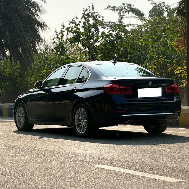 Second-hand 2017 BMW 3 Series 320d for sale in Noida-16