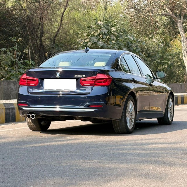 Second-hand 2017 BMW 3 Series 320d for sale in Noida-17