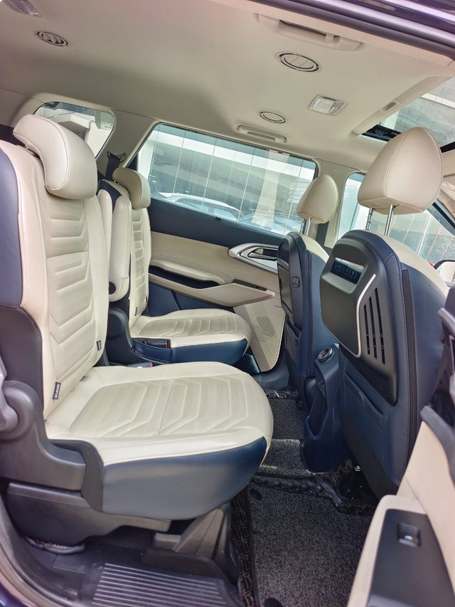 Second-hand 2022 Kia Carens Luxury Plus Turbo DCT 6 STR 2022-2023 for sale in Bangalore-12