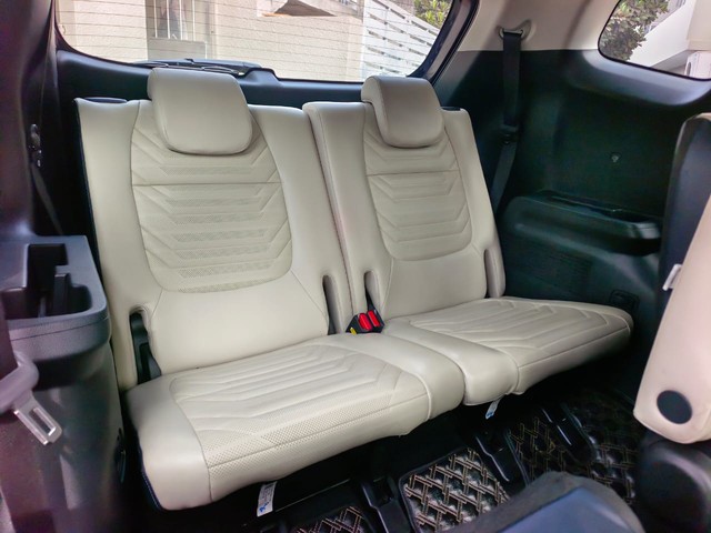 Second-hand 2022 Kia Carens Luxury Plus Turbo DCT 6 STR 2022-2023 for sale in Bangalore-6