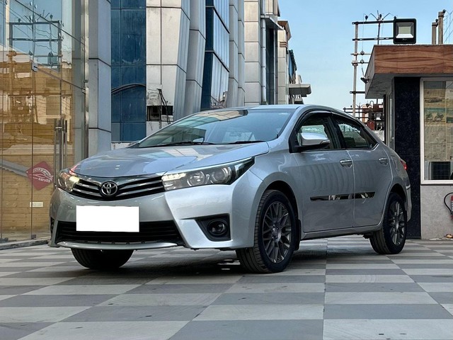 Second-hand 2015 Toyota Corolla Altis GL MT for sale in Noida-3