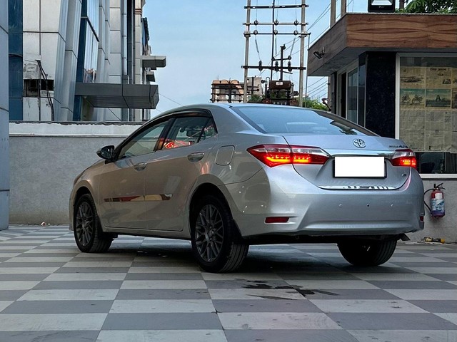 Second-hand 2015 Toyota Corolla Altis GL MT for sale in Noida-2