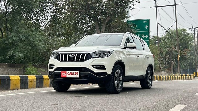 Second-hand 2019 Mahindra Alturas G4 4X4 AT BSIV for sale in Noida-5