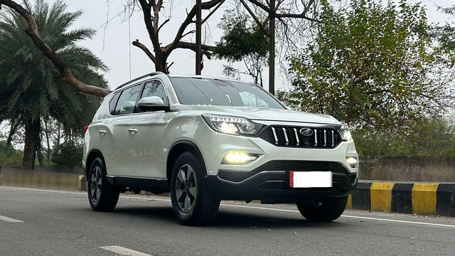 Second-hand 2019 Mahindra Alturas G4 4X4 AT BSIV for sale in Noida-0