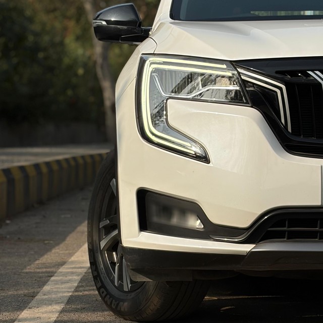 Second-hand 2023 Mahindra XUV700 AX5 AT BSVI for sale in Noida-8