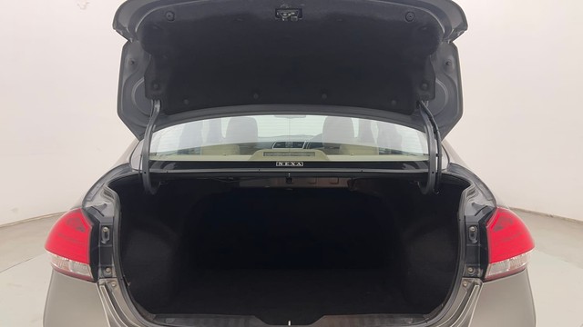 Second-hand 2021 Maruti Ciaz 1.4 AT Alpha for sale in Chandigarh-9