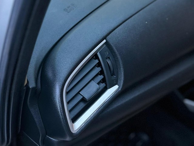 Second-hand 2017 Honda Jazz 1.2 V AT i VTEC for sale in Noida-7