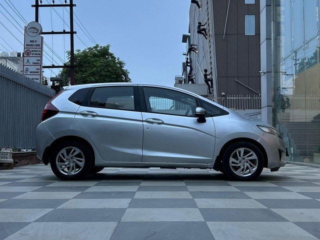 Second-hand 2017 Honda Jazz 1.2 V AT i VTEC for sale in Noida-1