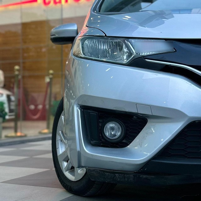 Second-hand 2017 Honda Jazz 1.2 V AT i VTEC for sale in Noida-8