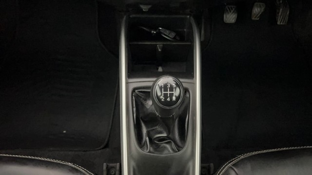 Second-hand 2015 Maruti Baleno Zeta Diesel for sale in Lucknow-12