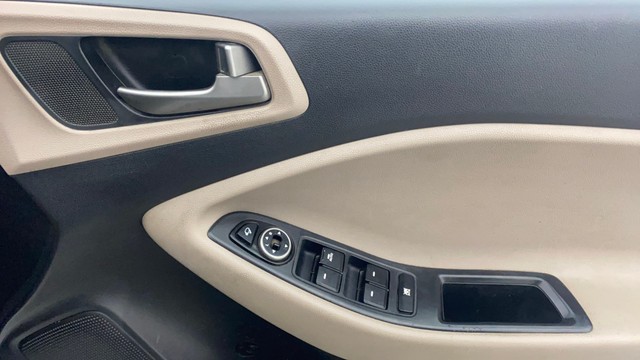 Second-hand 2015 Hyundai i20 Asta 1.2 for sale in Bangalore-17