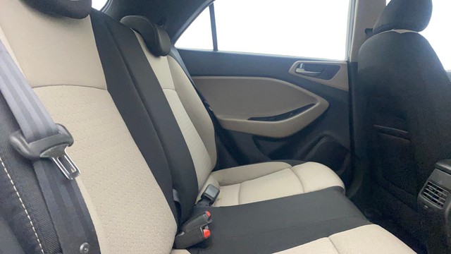 Second-hand 2015 Hyundai i20 Asta 1.2 for sale in Bangalore-16