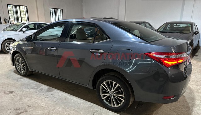 Second-hand 2016 Toyota Corolla Altis GL MT for sale in Kolkata-6