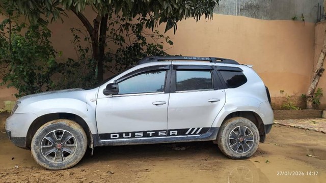 Second-hand 2017 Renault Duster Petrol RXS CVT for sale in New Delhi-4