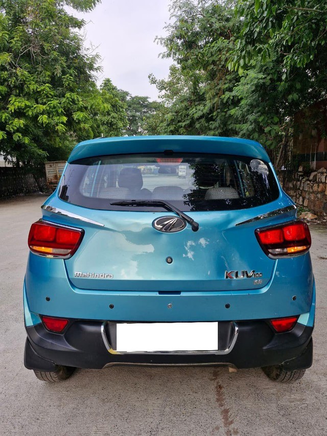 Second-hand 2017 Mahindra KUV 100 mFALCON G80 K8 Dual Tone for sale in New Delhi-1