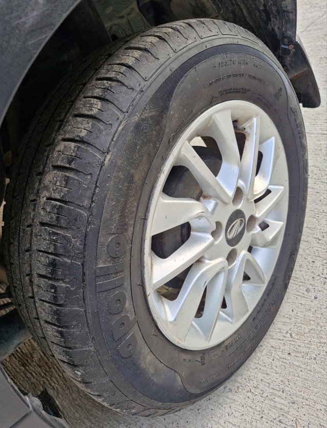 Second-hand 2017 Mahindra KUV 100 mFALCON G80 K8 Dual Tone for sale in New Delhi-6