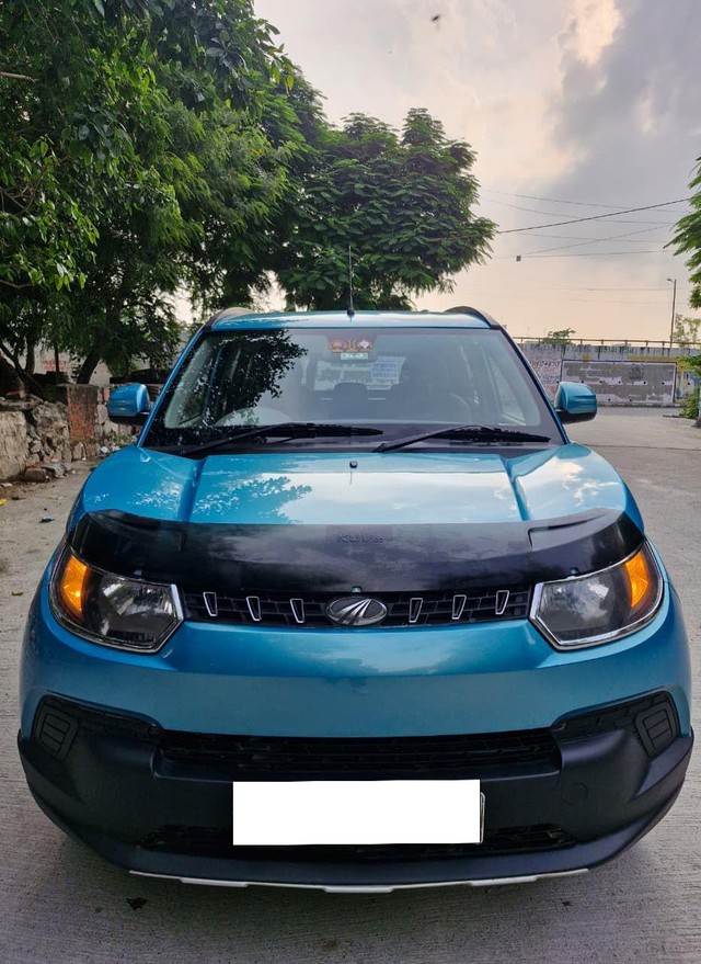 Second-hand 2017 Mahindra KUV 100 mFALCON G80 K8 Dual Tone for sale in New Delhi-4