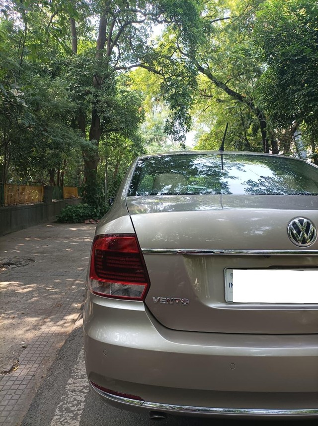 Second-hand 2017 Volkswagen Vento 1.2 TSI Highline AT for sale in New Delhi-8