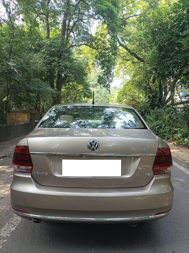 Second-hand 2017 Volkswagen Vento 1.2 TSI Highline AT for sale in New Delhi-2
