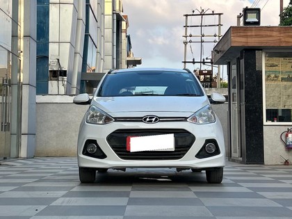 Hyundai Grand i10 Asta Second-hand 2015 Hyundai Grand i10 Asta for sale in Noida