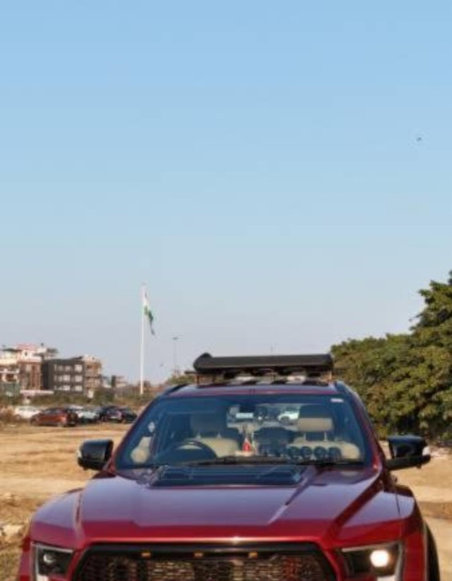 Second-hand 2017 Ford Endeavour 3.2 Titanium AT 4X4 for sale in New Delhi-11