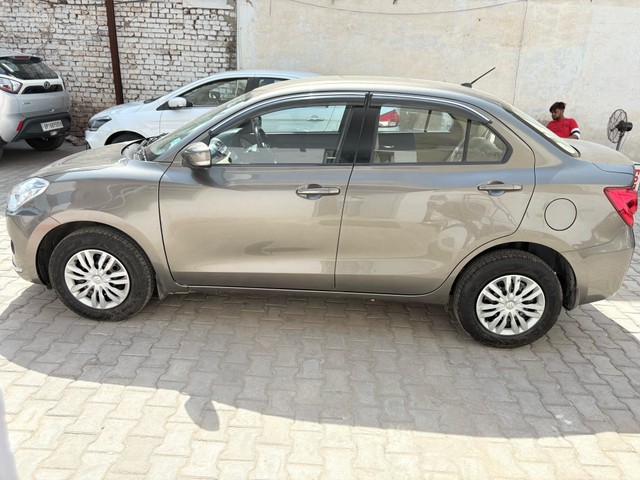 Second-hand 2018 Maruti Swift Dzire AMT VDI for sale in Agra-5