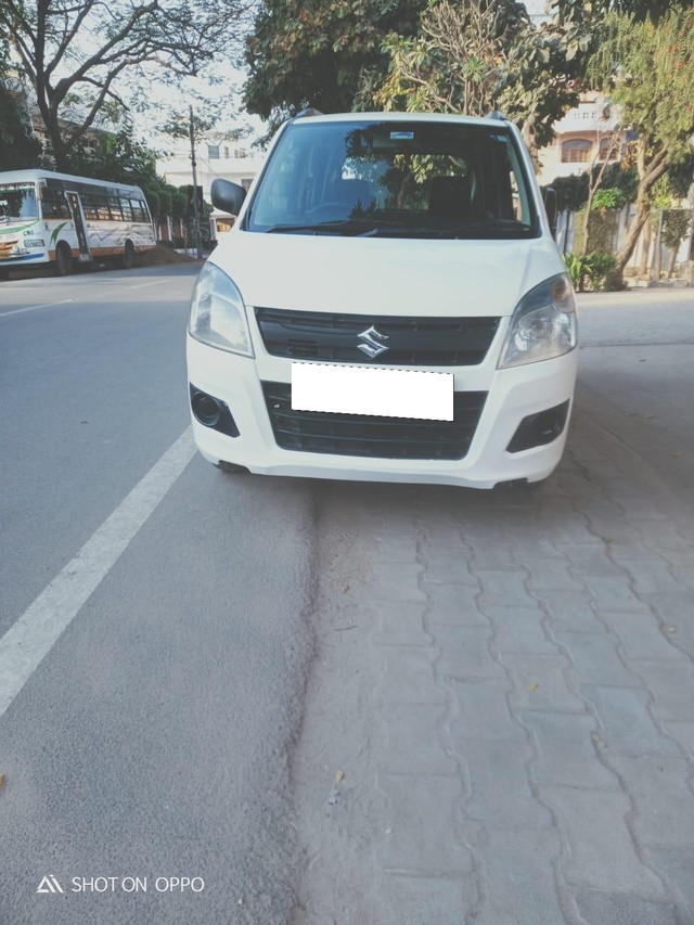 Second-hand 2018 Maruti Wagon R LXI CNG for sale in Agra-3