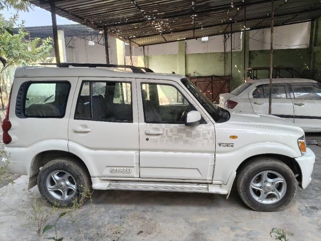 Second-hand 2010 Mahindra Scorpio VLX 2WD AT BSIII for sale in Roorkee-1