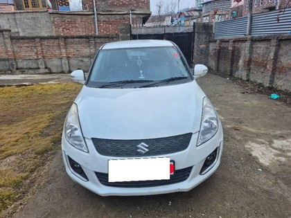 Second-hand 2017 Maruti Suzuki Swift VXI for sale in Kulgam