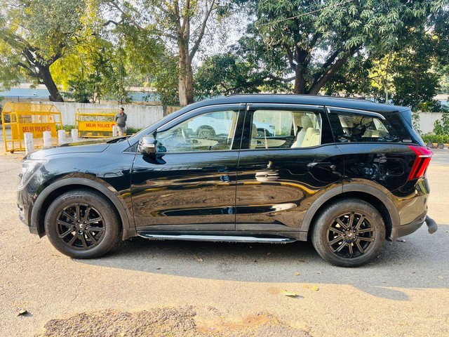Second-hand 2024 Mahindra XUV700 AX7L Blaze Edition AT for sale in New Delhi-3