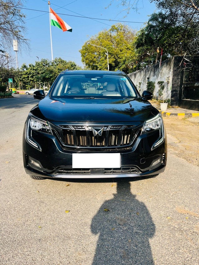 Second-hand 2024 Mahindra XUV700 AX7L Blaze Edition AT for sale in New Delhi-4