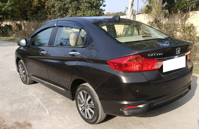 Second-hand 2019 Honda City V MT for sale in New Delhi-10