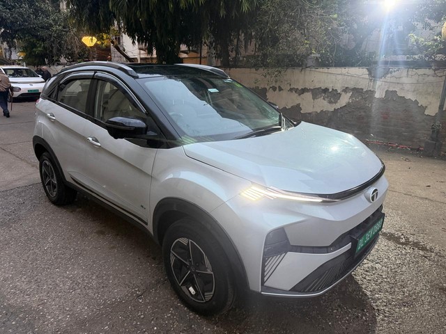 Second-hand 2024 Tata Nexon EV Empowered LR for sale in New Delhi-9