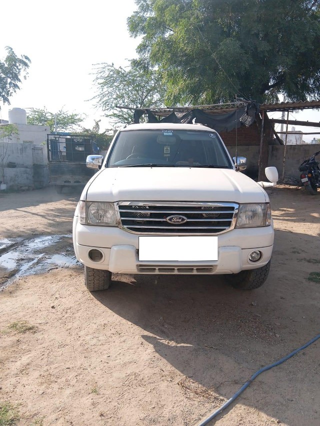 Second-hand 2006 Ford Endeavour 4x2 XLT for sale in Ajmer-3