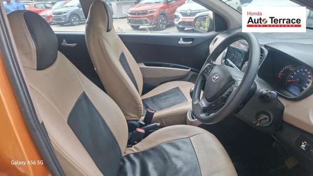 Second-hand 2016 Hyundai Grand i10 Sportz for sale in Chennai-14