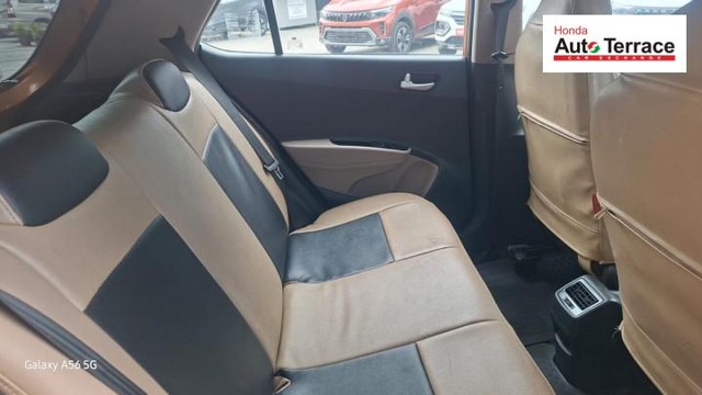 Second-hand 2016 Hyundai Grand i10 Sportz for sale in Chennai-11