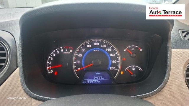 Second-hand 2016 Hyundai Grand i10 Sportz for sale in Chennai-13