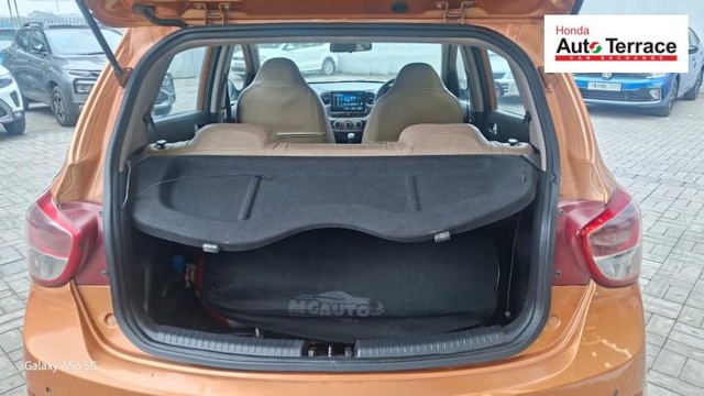 Second-hand 2016 Hyundai Grand i10 Sportz for sale in Chennai-8